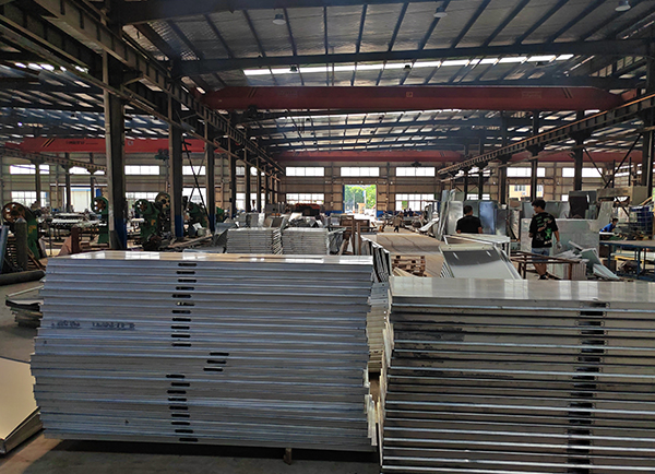 廠房實景（門框 半成品）